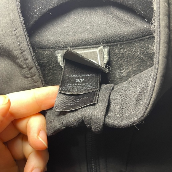 *Sold* The North Face Women’s Black TNF Apex Bionic Fitted Jacket in S - Picture 5 of 11